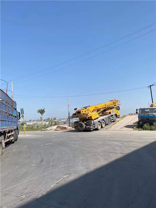 定海区25吨吊车的租赁价格大概是多少？