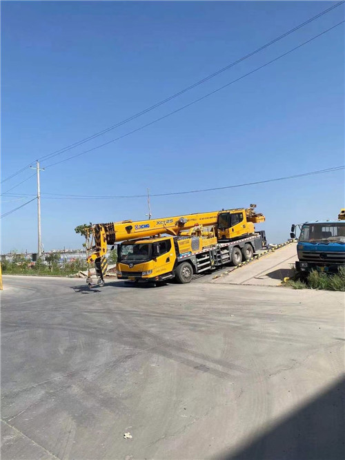 定海区吊车作业时，可能会产生哪些额外收费项目？