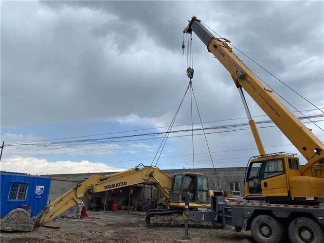 定海区25吨吊车的工作半径是多少？